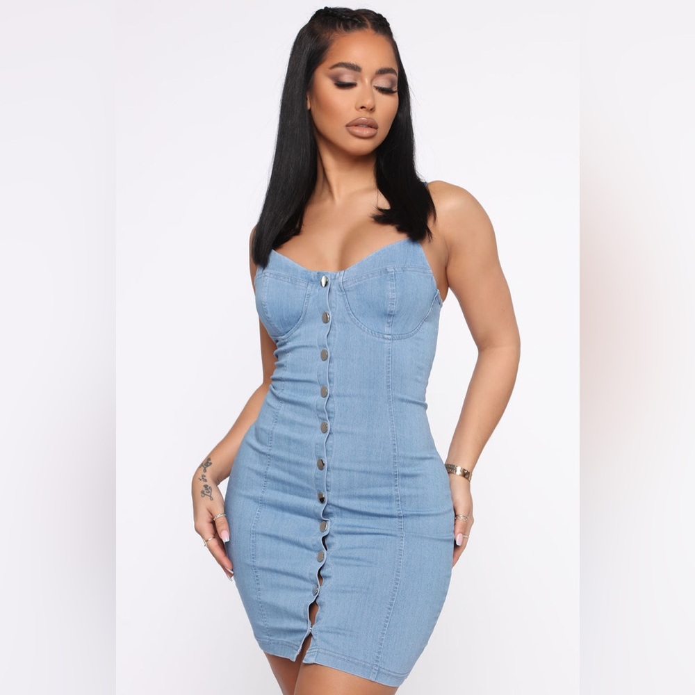 🍒BUNDLE 2 ITEMS FOR $8✨

🌸AMTIOUS days of denim mini dress ✨